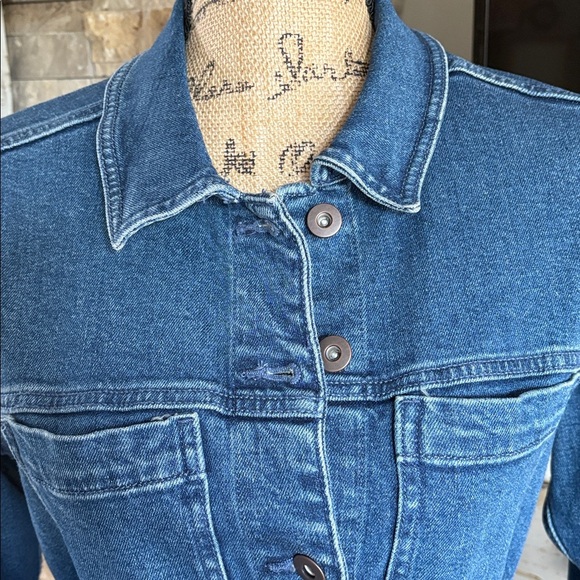 Old Navy blue jean tie waist utility jacket with four front pockets button close - Picture 4 of 16